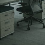 Czyszczenie podłóg w biurze open space krok po kroku dla administratora